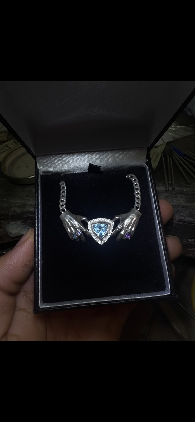 Hand necklace